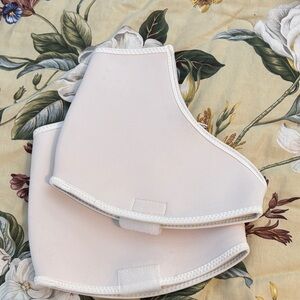 CRS Cross thermal Neoprene skate covers white